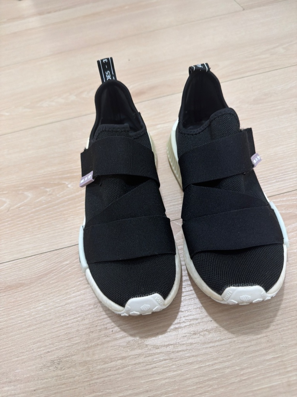 Adidas - Picture 2 of 3